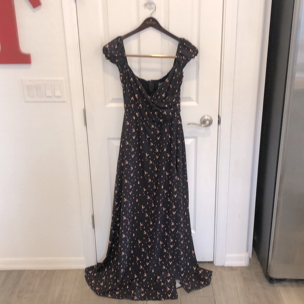 Black Floor-length Dress W Slit